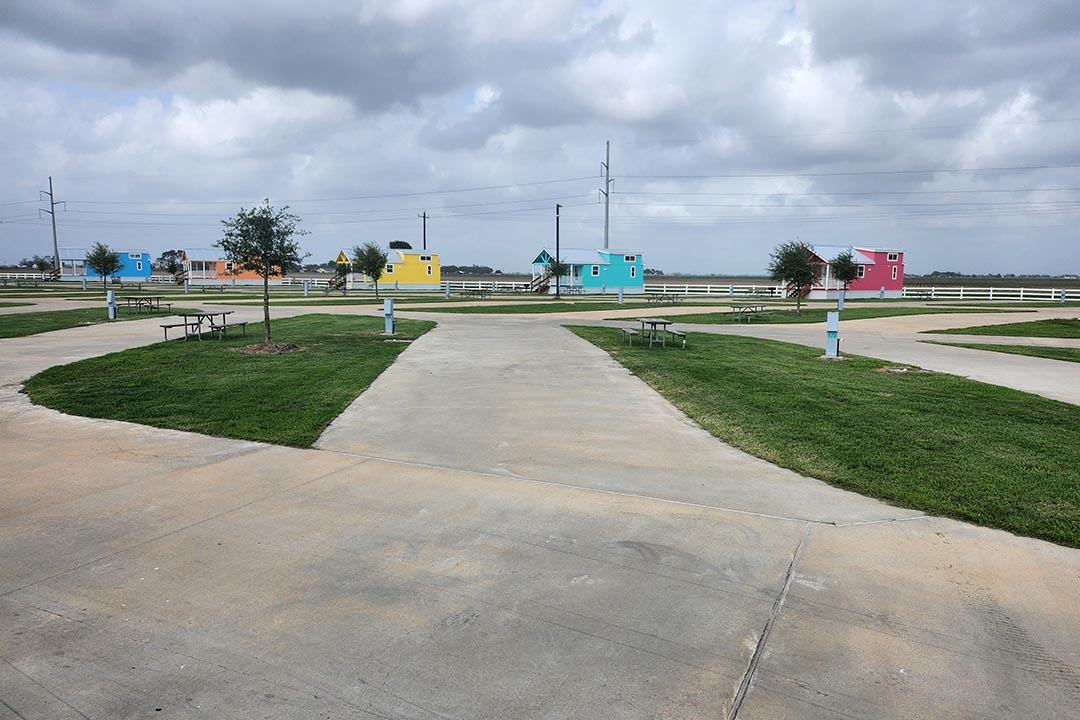 Premium pull through concrete RV site